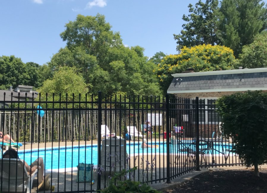 Pool Salem Square Condominiums